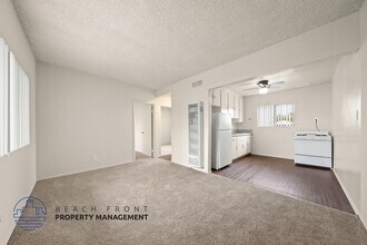 900 N. Wilmington Blvd. in Los Angeles, CA - Building Photo - Building Photo