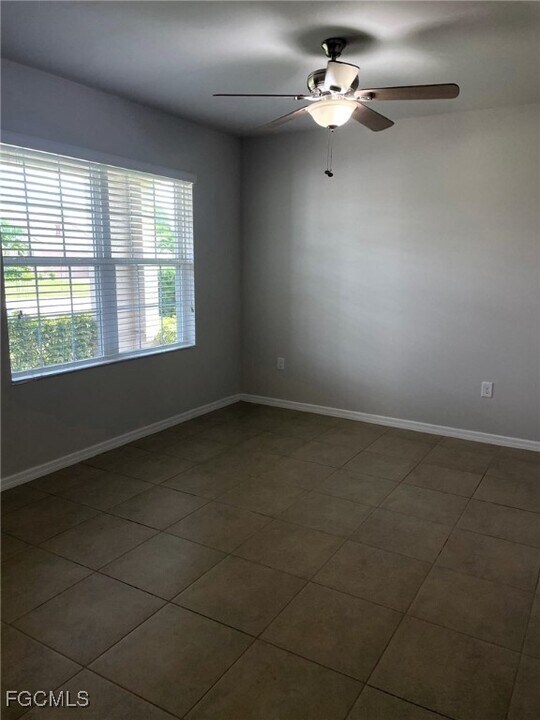 3445 Acapulco Cir in Cape Coral, FL - Building Photo