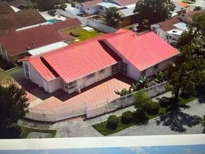 21004 SW 118th Pl in Miami, FL - Foto de edificio - Building Photo