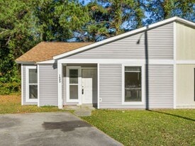 125 Village Cir in Jacksonville, NC - Building Photo