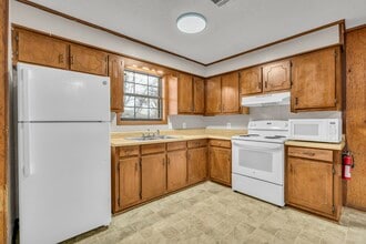 155 W Thomas Dr in Columbus, MS - Building Photo - Building Photo