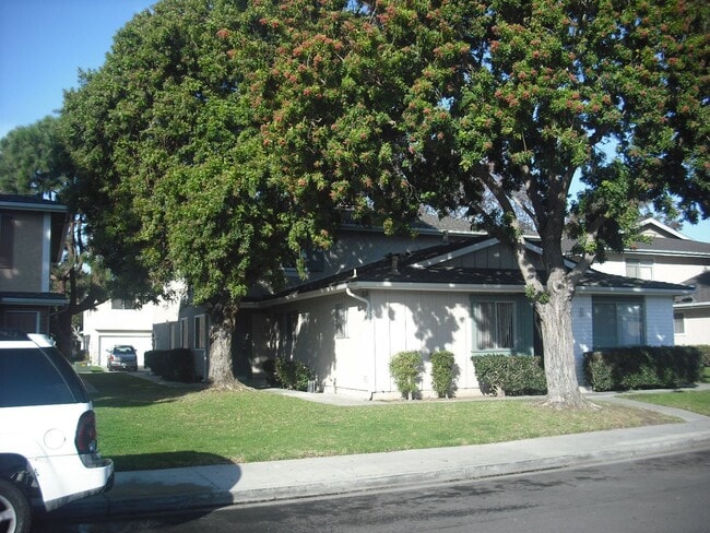 property at 2615 Sextant Ave