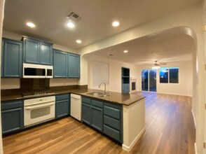 5901 Caddington Way in Sacramento, CA - Building Photo - Building Photo