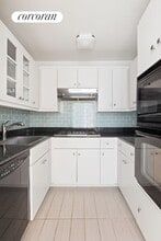 160 W 66th St in New York, NY - Building Photo - Building Photo
