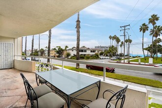 3601 E Ocean Blvd, Unit 3 in Long Beach, CA - Building Photo - Building Photo