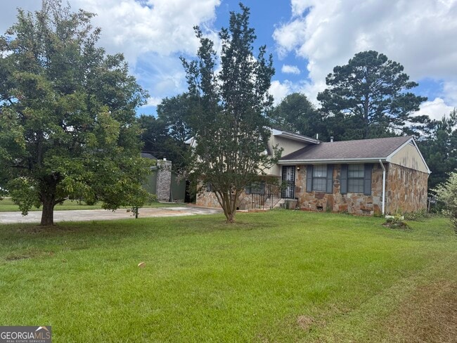 property at 5957 Nell Ln