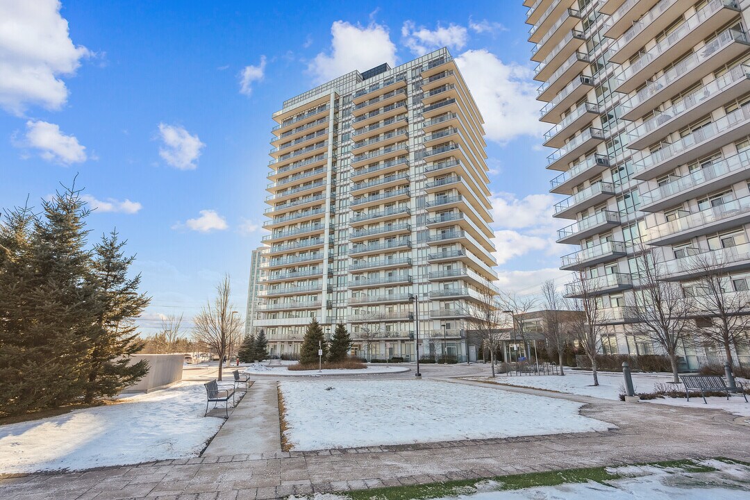 4633 Glen Erin Dr in Mississauga, ON - Building Photo