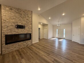 9 Mulberry Loop NE in Minot, ND - Building Photo - Building Photo