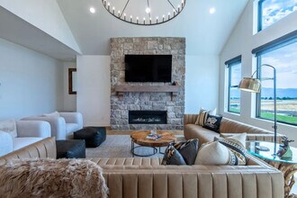 326 Royal Elk Cir in Victor, ID - Building Photo - Building Photo