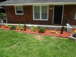 2642 Harmony Way in East Point, GA - Foto de edificio - Building Photo
