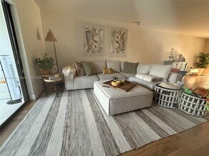 16091 Blatt Blvd in Weston, FL - Building Photo - Building Photo