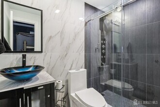 206 Shields Ct in Monmouth Junction, NJ - Building Photo - Building Photo