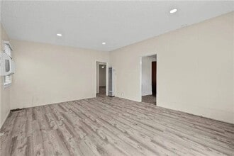 1422 Phillippi St in San Fernando, CA - Building Photo - Building Photo