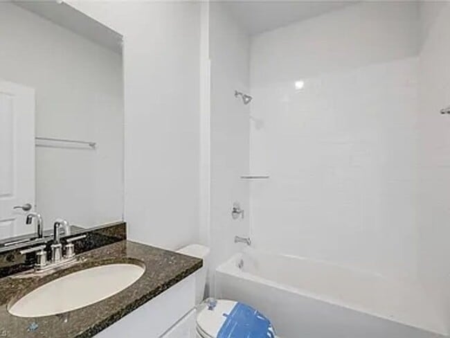 915 NE 19th St in Cape Coral, FL - Building Photo - Building Photo