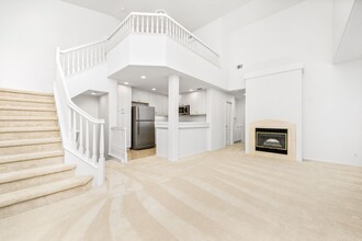 23 Anjou in Newport Beach, CA - Building Photo - Building Photo