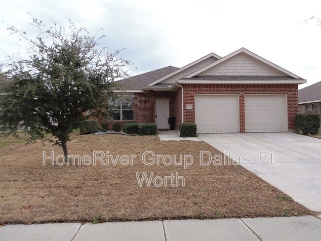 property at 2811 Oak Crest Dr