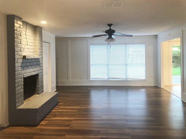 15310 Glenwood Park Dr in Houston, TX - Building Photo - Building Photo