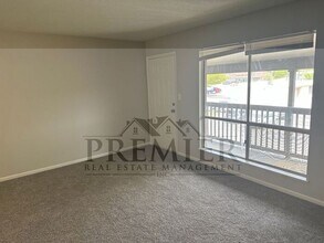 6027 Barton Ave in Shawnee, KS - Building Photo - Building Photo