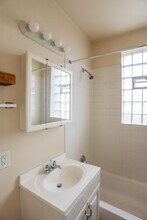 4909 N Glenwood Ave in Chicago, IL - Building Photo - Building Photo