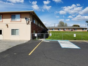 506 S Jackson St in Ritzville, WA - Foto de edificio - Building Photo