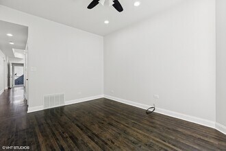 2234 W Medill Ave in Chicago, IL - Building Photo - Building Photo