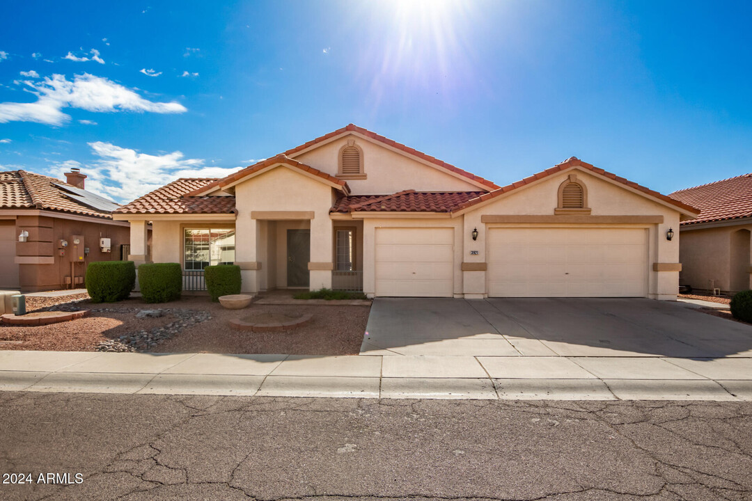 3921 W Bloomfield Rd in Phoenix, AZ - Foto de edificio