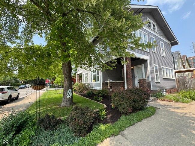 property at 809 Broadway St