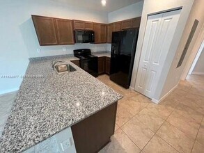 1025 NW 5th St in Florida City, FL - Building Photo - Building Photo