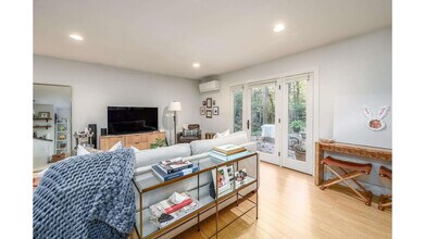 1923 Meadowbrook Rd, Unit B in Charlottesville, VA - Building Photo - Building Photo