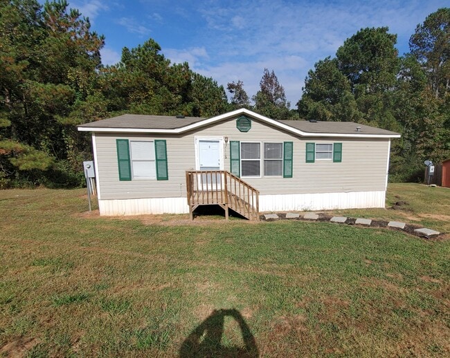property at 4225 Holcomb Cir