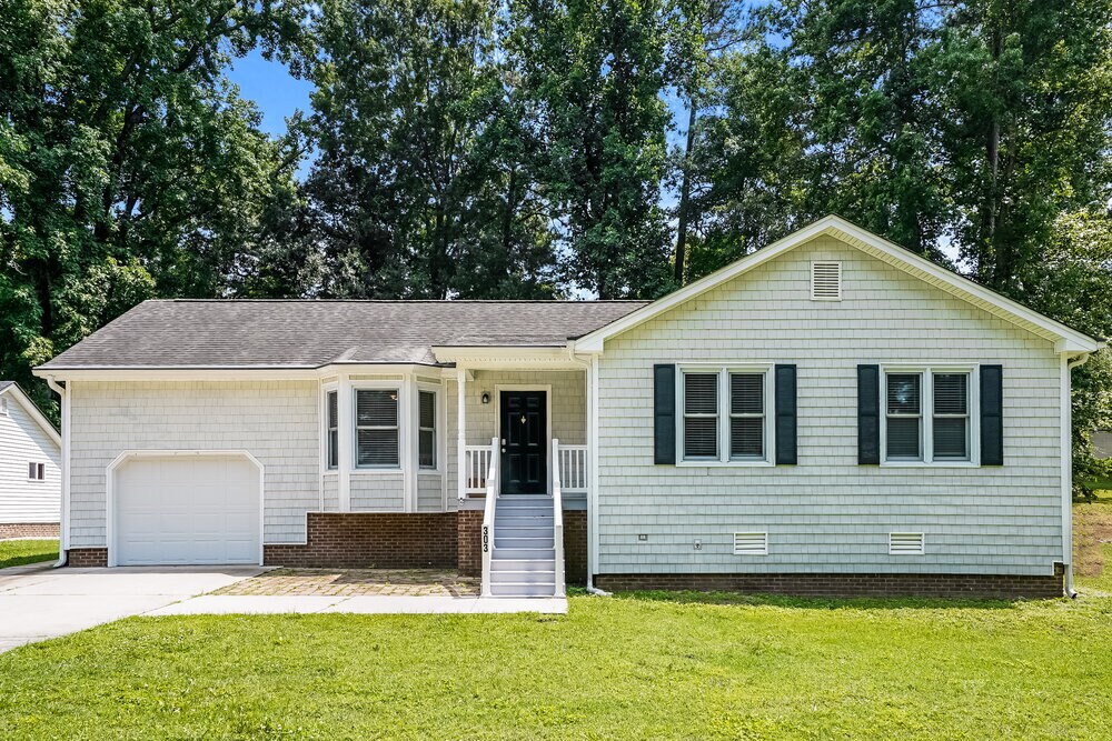 303 Southampton Dr in Knightdale, NC - Building Photo