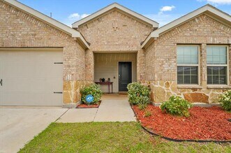 1417 Briar Hl Dr in Denton, TX - Building Photo - Building Photo