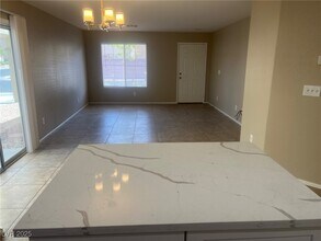 168 Gilliflower Ave in Las Vegas, NV - Building Photo - Building Photo