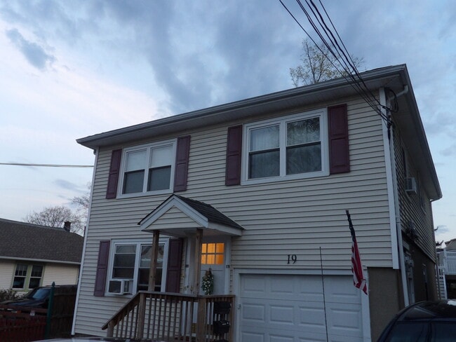 19 Hasbrouck Ave, Unit Top Left in Butler, NJ - Building Photo - Building Photo