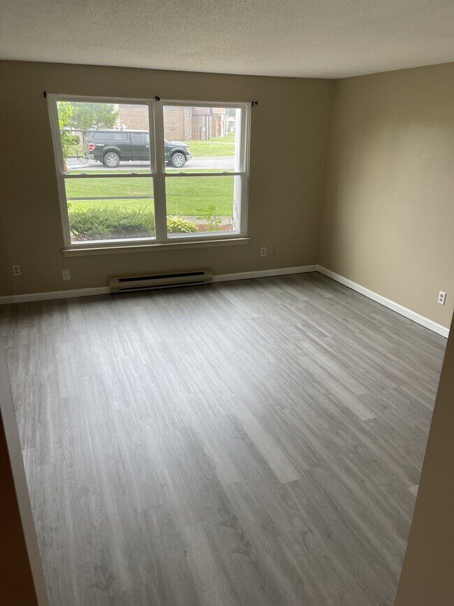 2716 Alder Creek Dr S, Unit 2 in North Tonawanda, NY - Building Photo - Building Photo