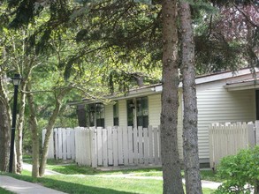 Forest View Apartments in Haslett, MI - Building Photo - Building Photo