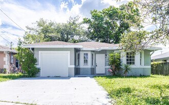 116 NW 6th Ave in Dania Beach, FL - Building Photo