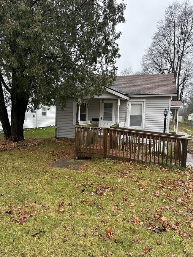 property at 715 Farnsworth St