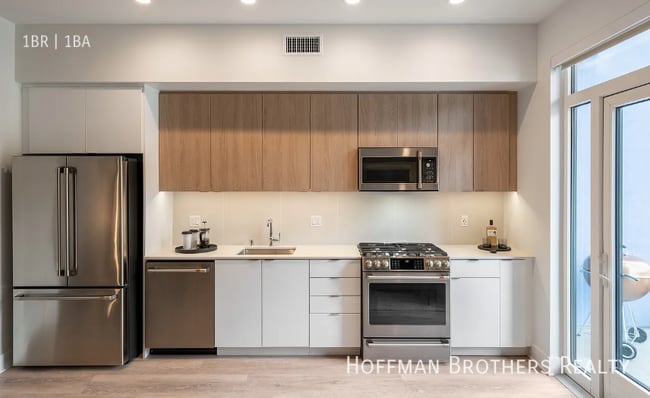 property at 1750 Glendale Blvd