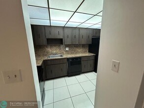 6033 SW 35th St in Miramar, FL - Building Photo - Building Photo