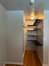 6327 Calvin Ave, Unit STUDIO in Tarzana, CA - Building Photo - Building Photo