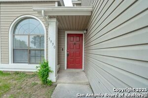 5990 Catalina Sunrise Dr in San Antonio, TX - Building Photo - Building Photo