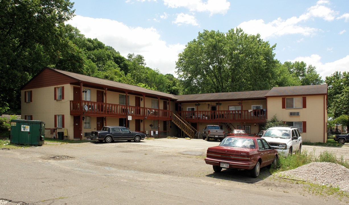 401 Main Ave in Nitro, WV - Building Photo