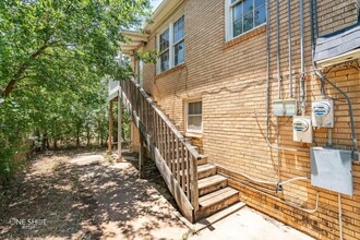 1725 Avenue D, Unit B in Abilene, TX - Foto de edificio - Building Photo