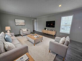 4620 Hemlock Loop in Village of Clarkston, MI - Building Photo