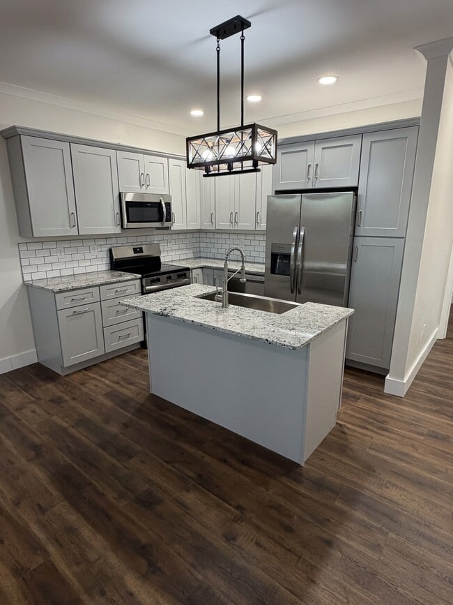 property at 1413 Woodbine Ave