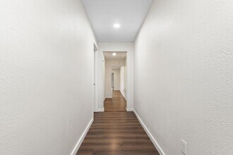 431 W Texas St in Denison, TX - Building Photo - Building Photo