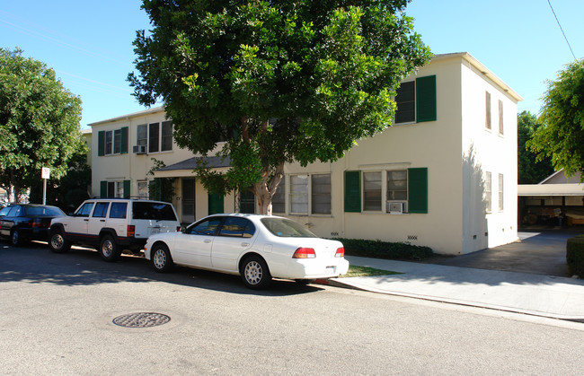 121 S Verdugo Rd in Glendale, CA - Building Photo - Building Photo