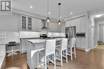 530 Muscari St in Ottawa, ON - Building Photo - Building Photo