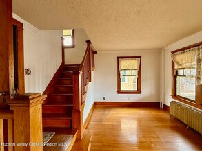 421 Albany Ave in Kingston, NY - Building Photo - Building Photo